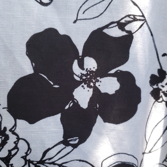 Maggie Barnes Black & White Floral Top Blouse 3X - Picture 7 of 8